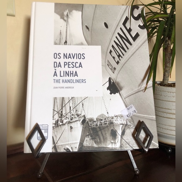 Black Wrought Iron Metal Display Easel - Picture 9 of 9